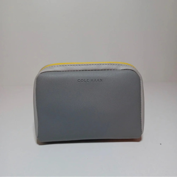 Cole Haan for American Airlines Travel Essential Amenity Kit Toiletry Bag - Picture 1 of 6